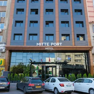 Mitte Port Smirne